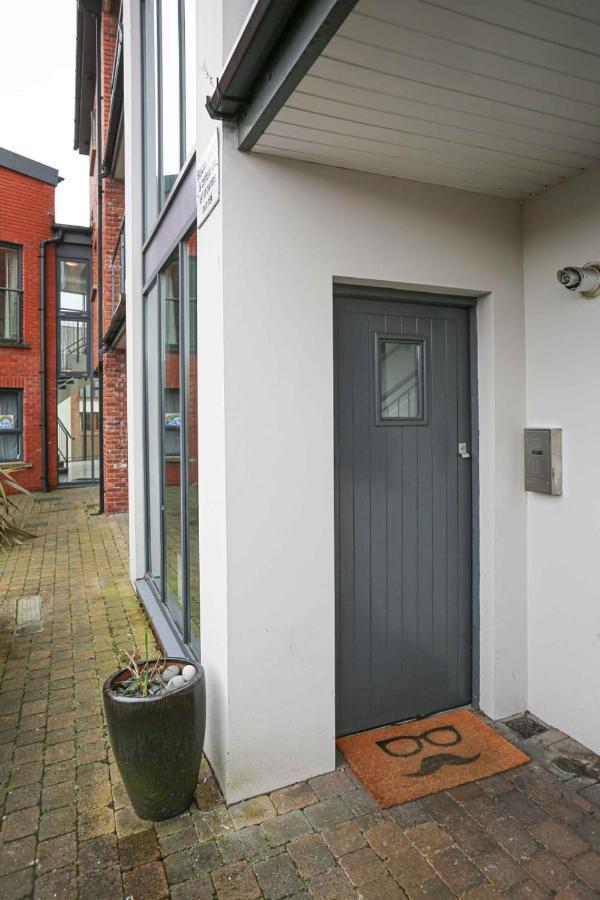 Funky City Apartment - Secure Parking - Wifi - Sleeps 6 - No Parties Μπέλφαστ Εξωτερικό φωτογραφία