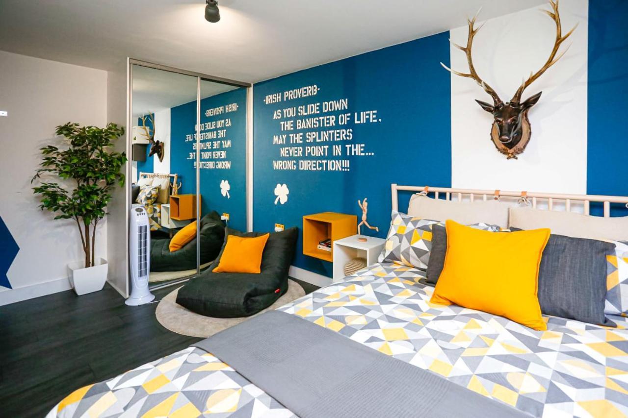 Funky City Apartment - Secure Parking - Wifi - Sleeps 6 - No Parties Μπέλφαστ Εξωτερικό φωτογραφία