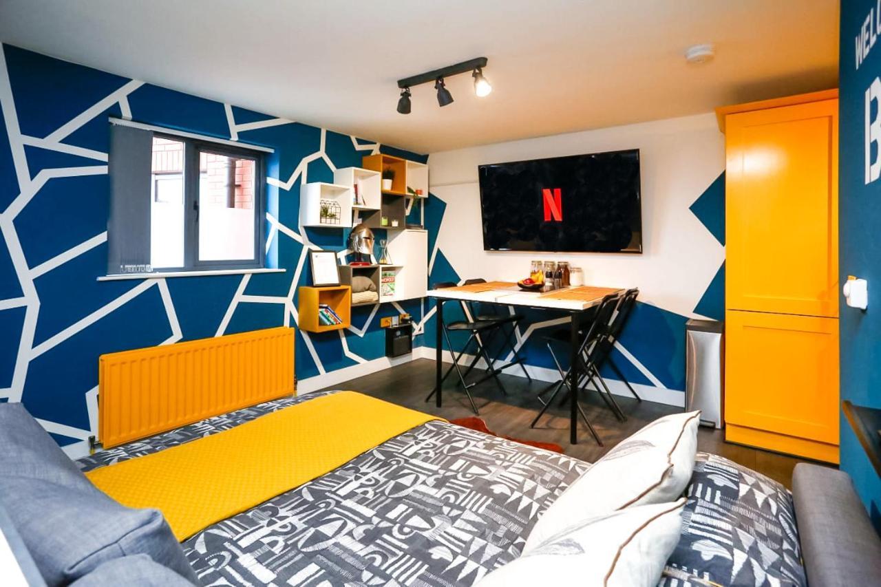 Funky City Apartment - Secure Parking - Wifi - Sleeps 6 - No Parties Μπέλφαστ Εξωτερικό φωτογραφία